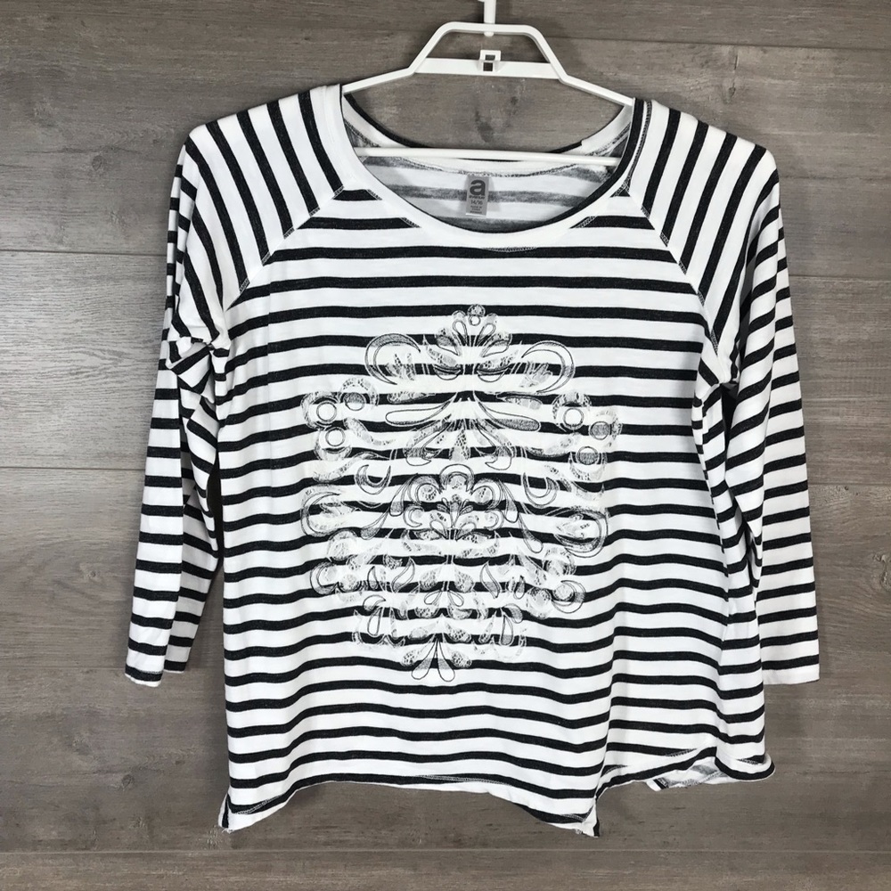 3/$25🛍️ Avenue Women's Striped Embroidered Shirt Top